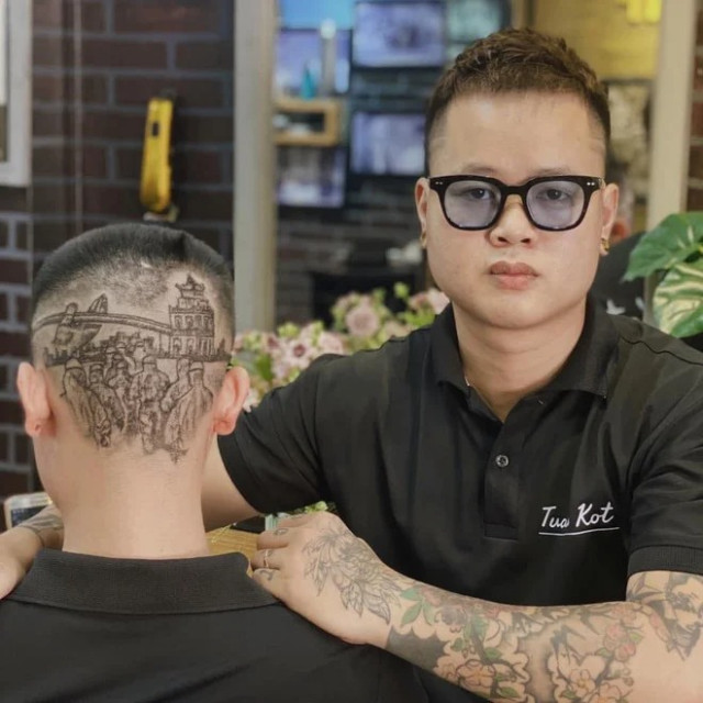 Вьетнамский парикмахер-стилист выстригает на затылках своих клиентов замысловатые произведения искусства (6 фото)