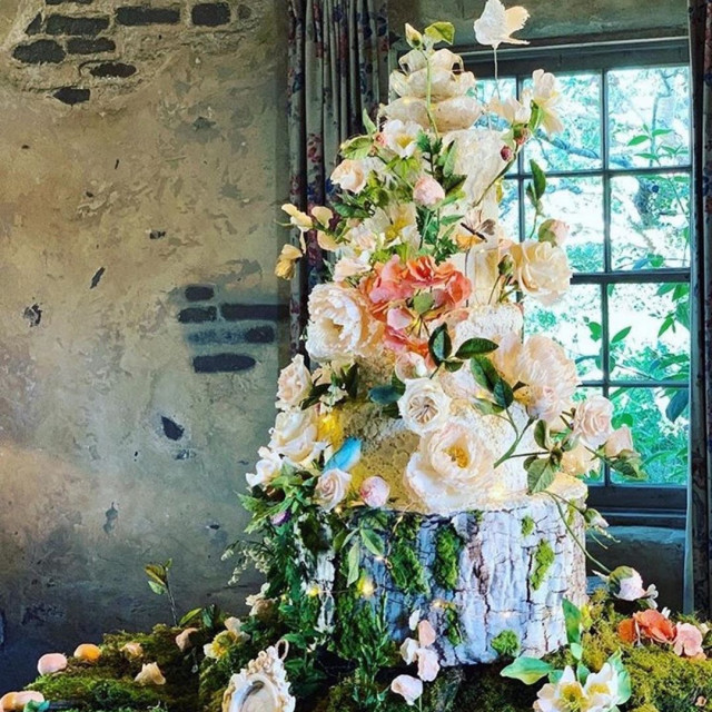 Свадебные цветочные торты как произведения искусства (12 фото)