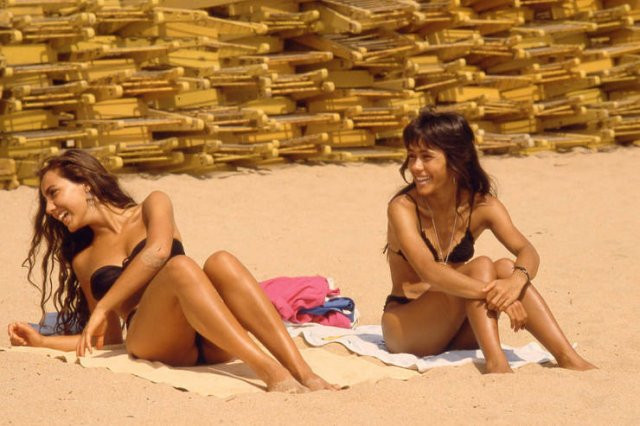 Пляжная жизнь 1980-х годов (40 фото)