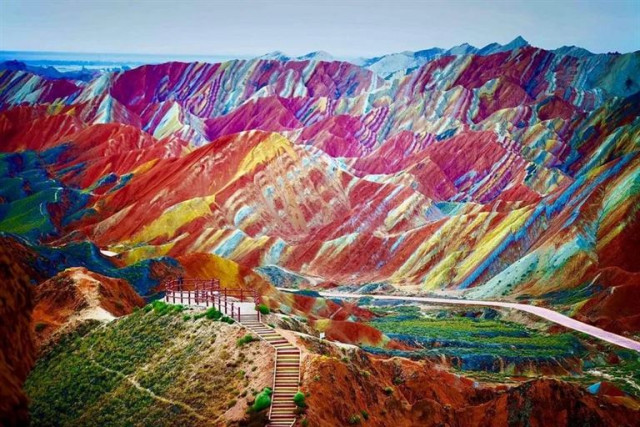 Настоящие краски: Радужные горы в Китае (8 фото)