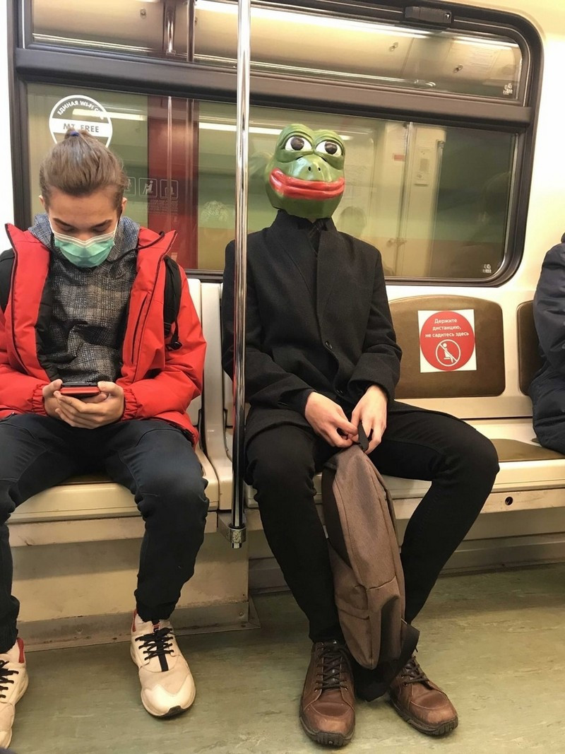 куртки в метро