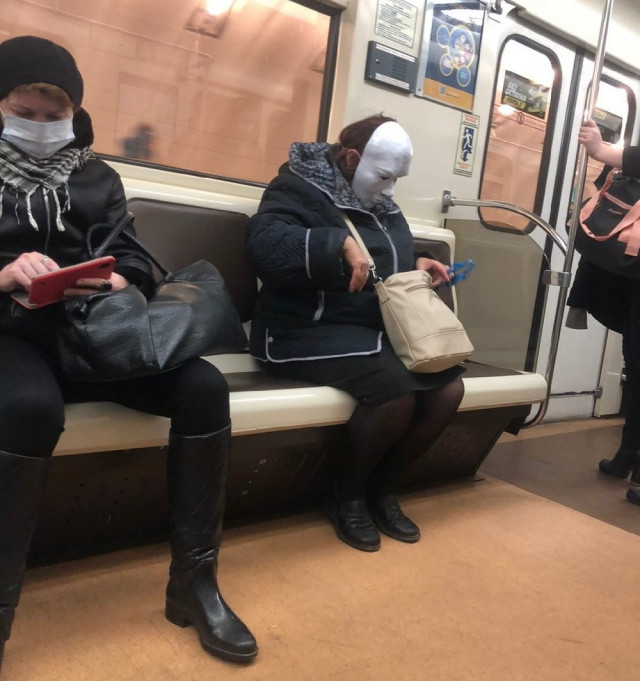 Кого ещё можно встретить в метро (27 фото)