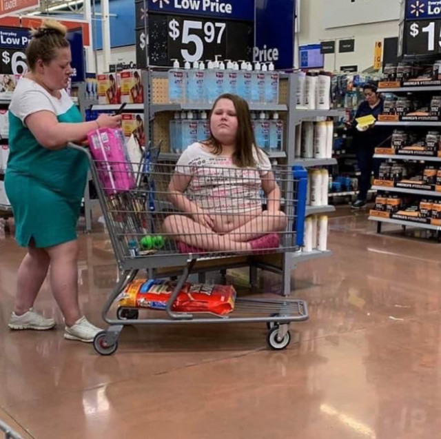Чудаки и чудачества в Walmart (19 фото)