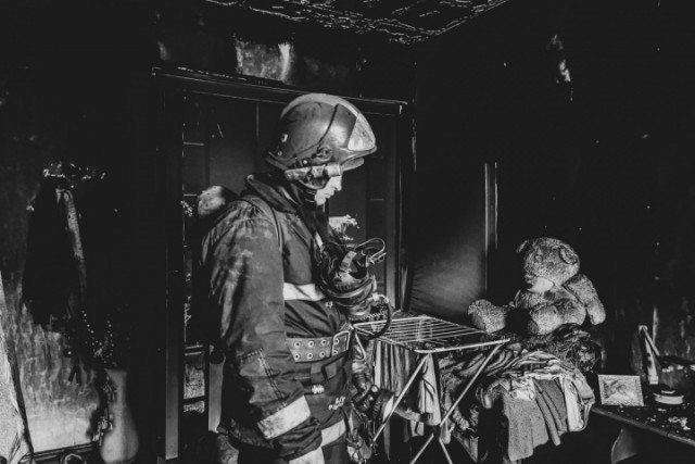 Пожарный из Прикамья снимает на телефон будни своих коллег (12 фото)