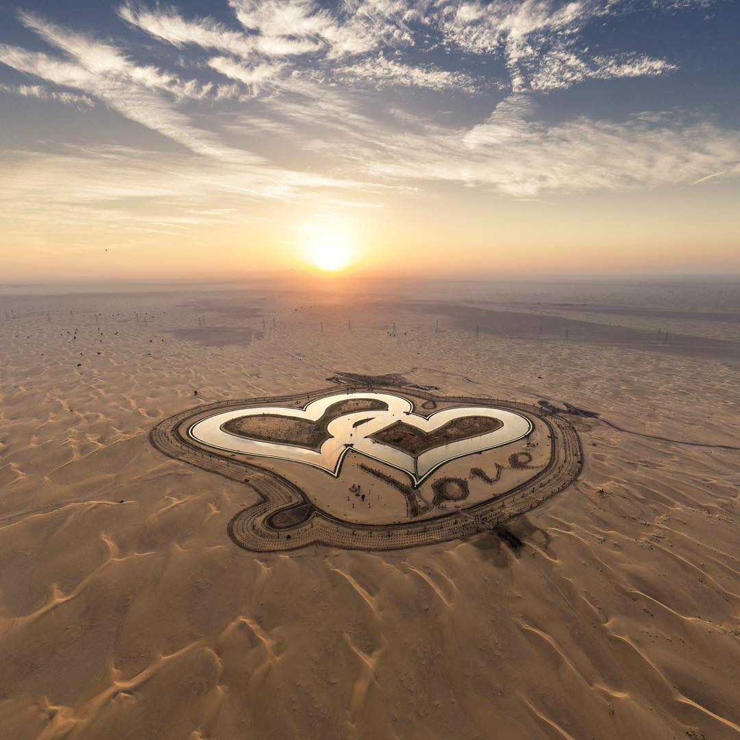Озера любви в пустыне al Qudra