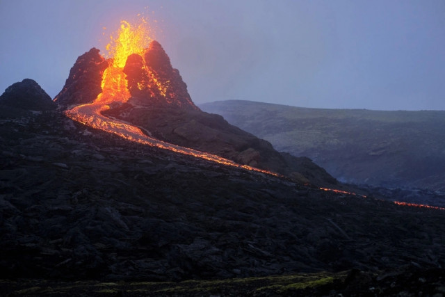 Фотографии проснувшегося исландского вулкана Фаградальсфьядль (14 фото)