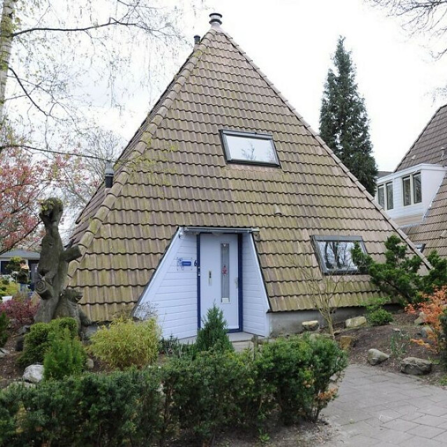 Нидерландская архитектура: безжалостная и нелепая (33 фото)