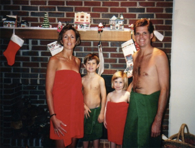 Смешные и нелепые рождественские семейные фотографии прошлого (22 фото) .
