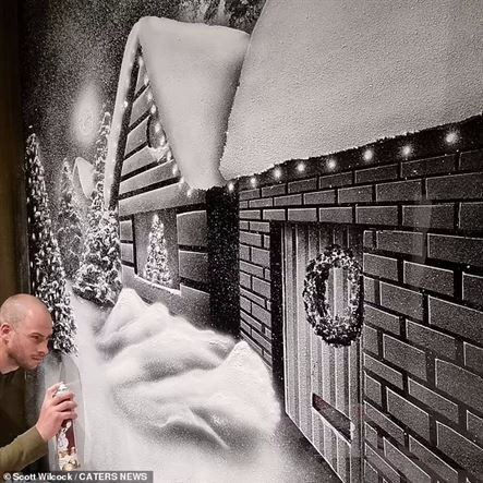 Окна в страну чудес: талантливый англичанин рисует на окнах с помощью искусственного снега в баллончике (15 фото)