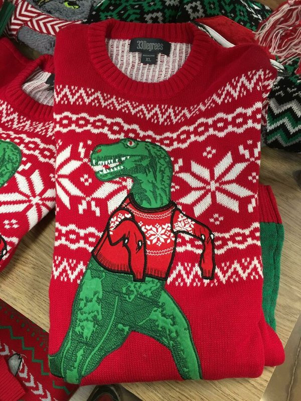 Смешные и нелепые новогодние свитеры