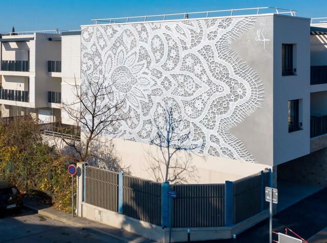 Новые кружевные узоры польской художницы NeSpoon, украшающие фасады зданий (8 фото)