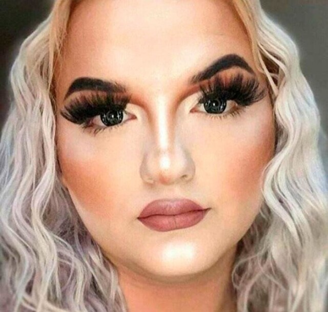 Женщины, которые с помощью макияжа хотели стать красивее, но что-то пошло не так 