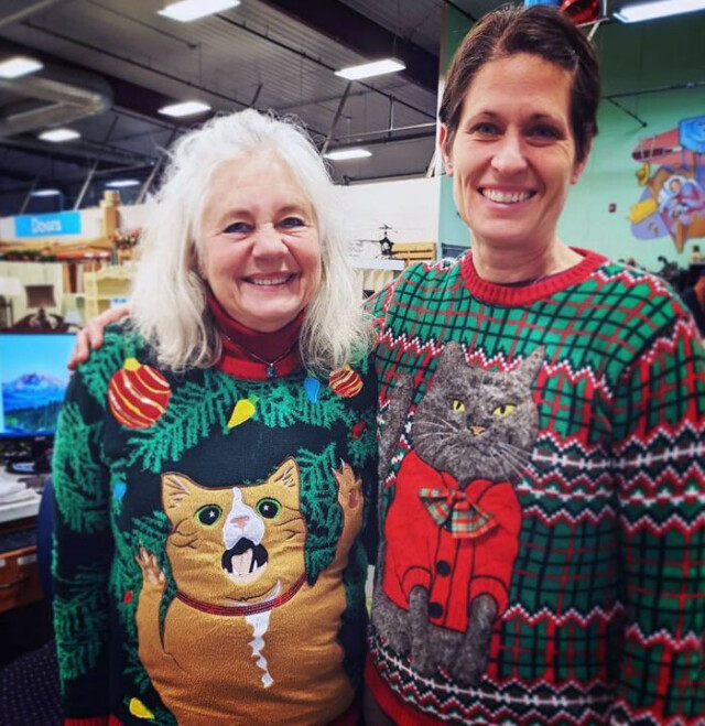 Нелепые и уродливые рождественские свитеры
