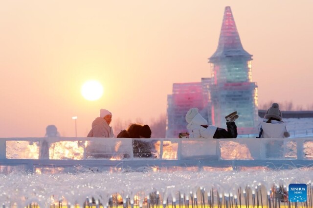В Харбине проходит 39-й Международный фестиваль ледяных и снежных скульптур (21 фото)