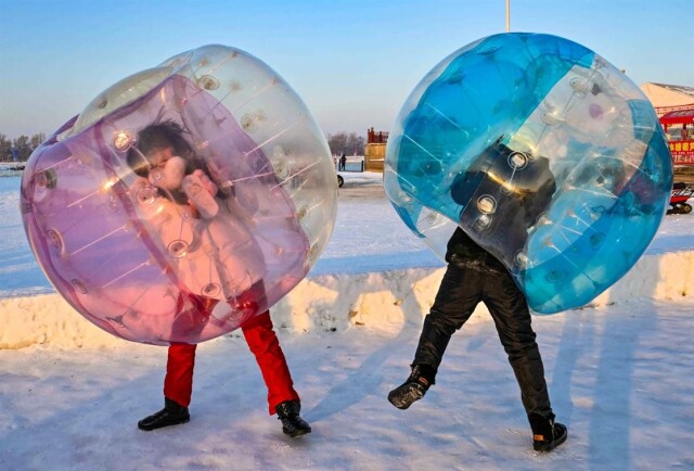 В Харбине проходит 39-й Международный фестиваль ледяных и снежных скульптур  