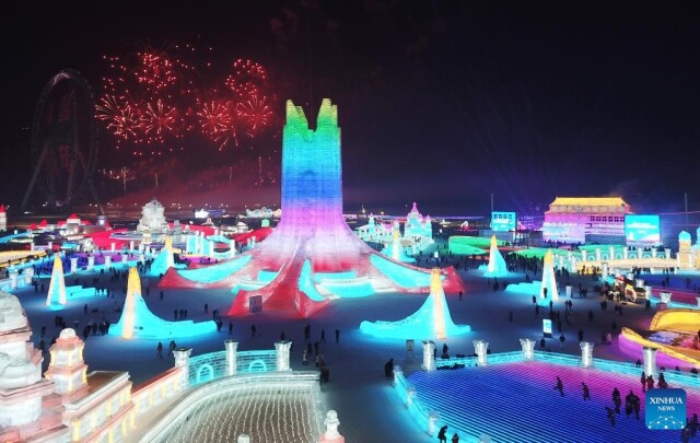 В Харбине проходит 39-й Международный фестиваль ледяных и снежных скульптур  