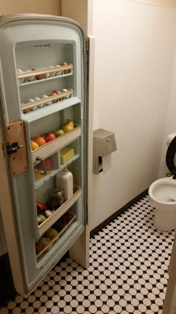 У мережі розповіли, як можна використати старий холодильник (фото)