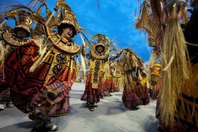 В сети показали красочный  карнавал в Рио-де-Жанейро (ФОТО)