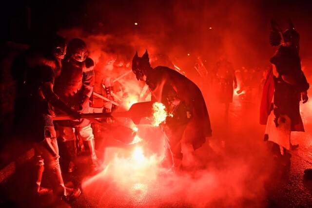 На Шетландських островах через 2 роки знову пройшов вогняний фестиваль вікінгів "Апхелліо" (фото)