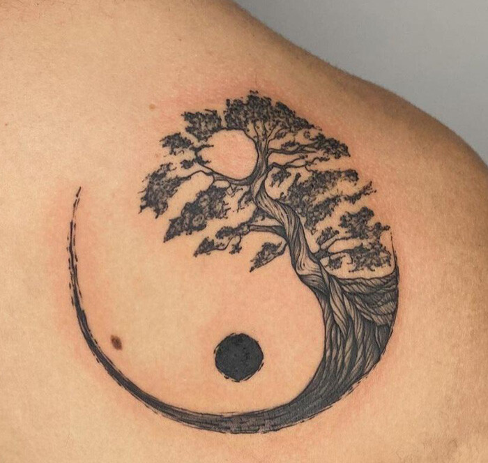 Татуировки в стиле Инь-Ян для ценителей гармонии (38 фото)