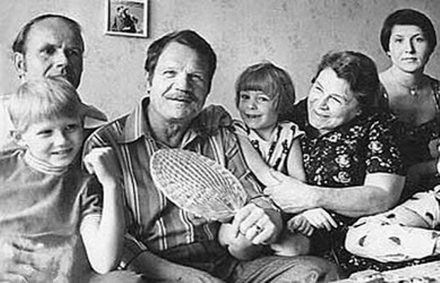 Архивные фотографии советских актёров в кругу семьи (18 фото)