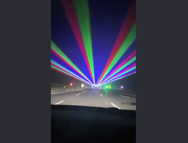 На шосе в Китаї тестують \"антисонні\" лазери