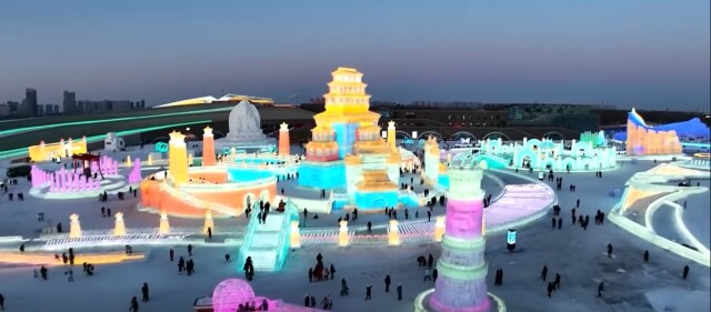Мир льда и снега открылся в Харбине