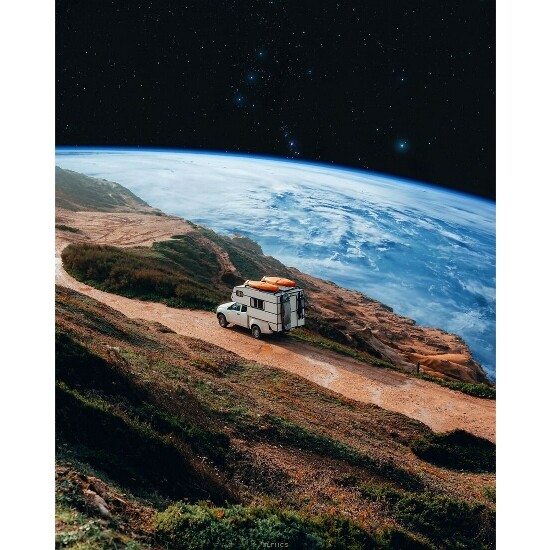Красочные космические пейзажи в сюрреалистических фотоманипуляциях художника LFHCS (23 фото)