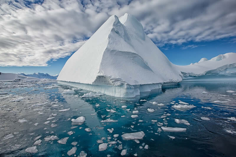 Фотограф Мартин Бейли делает захватывающие снимки айсбергов Антарктиды (15 фото)