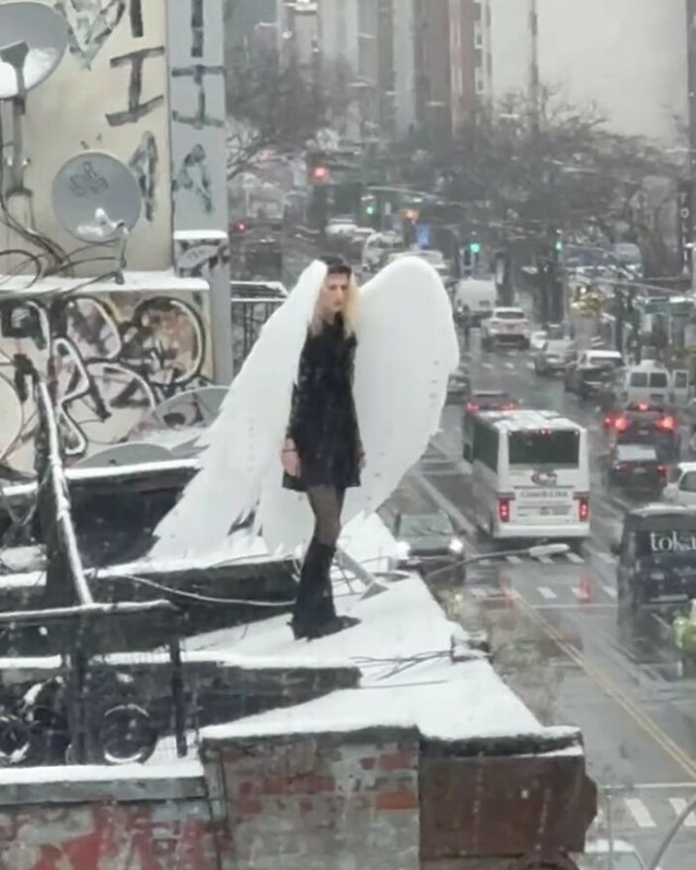 Тем временем в Нью-Йорке...