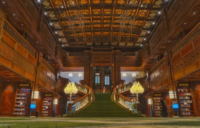 Впечатляющие книжные магазины и библиотеки со всего мира (27 фото)