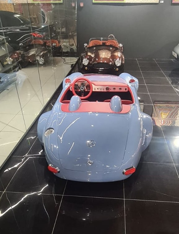 Электрический Mercedes-Benz SL300 за 4 миллиона рублей, и он для… вашего ребёнка (6 фото + видео)