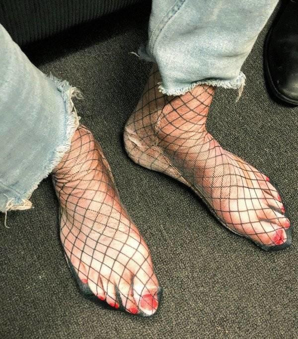 Люди, вещи и ситуации, которые не поддаются логике (24 фото)