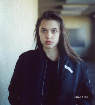 Анджелина Джоли в 18 лет