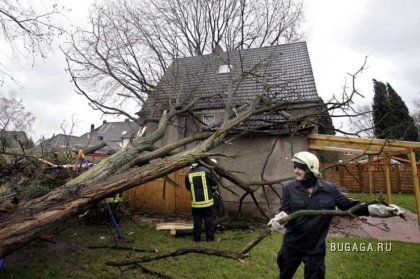 Ураган "Кирилл" промчался над Германией