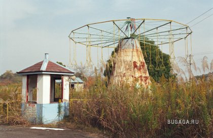 Заброшенный парк аттракционов