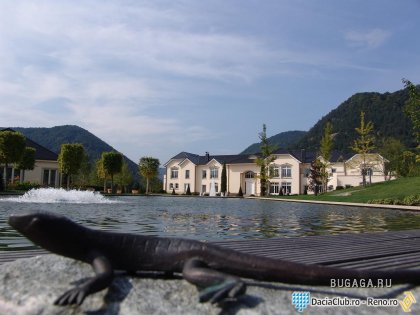 Bugatti Veyron и дом его владельца (Румыния)