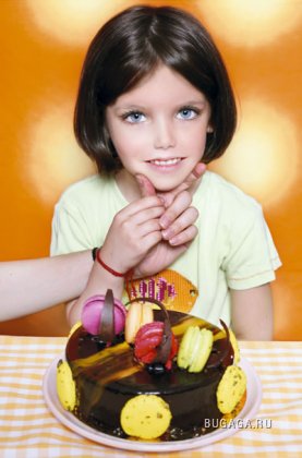 Фотограф Alain Delorme за серию Little Dolls получил премию Arcimboldo 2007